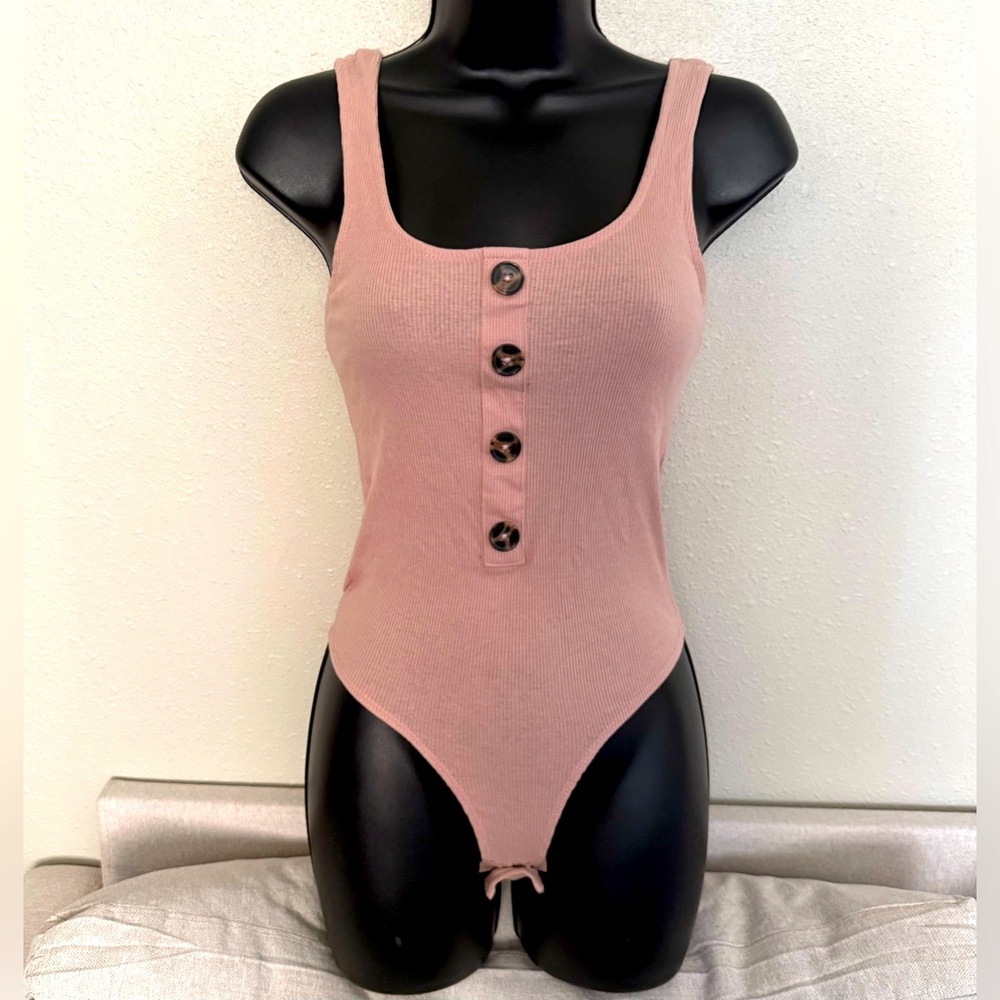 Splash Ribbed Button-Front Bodysuit – Size Small
